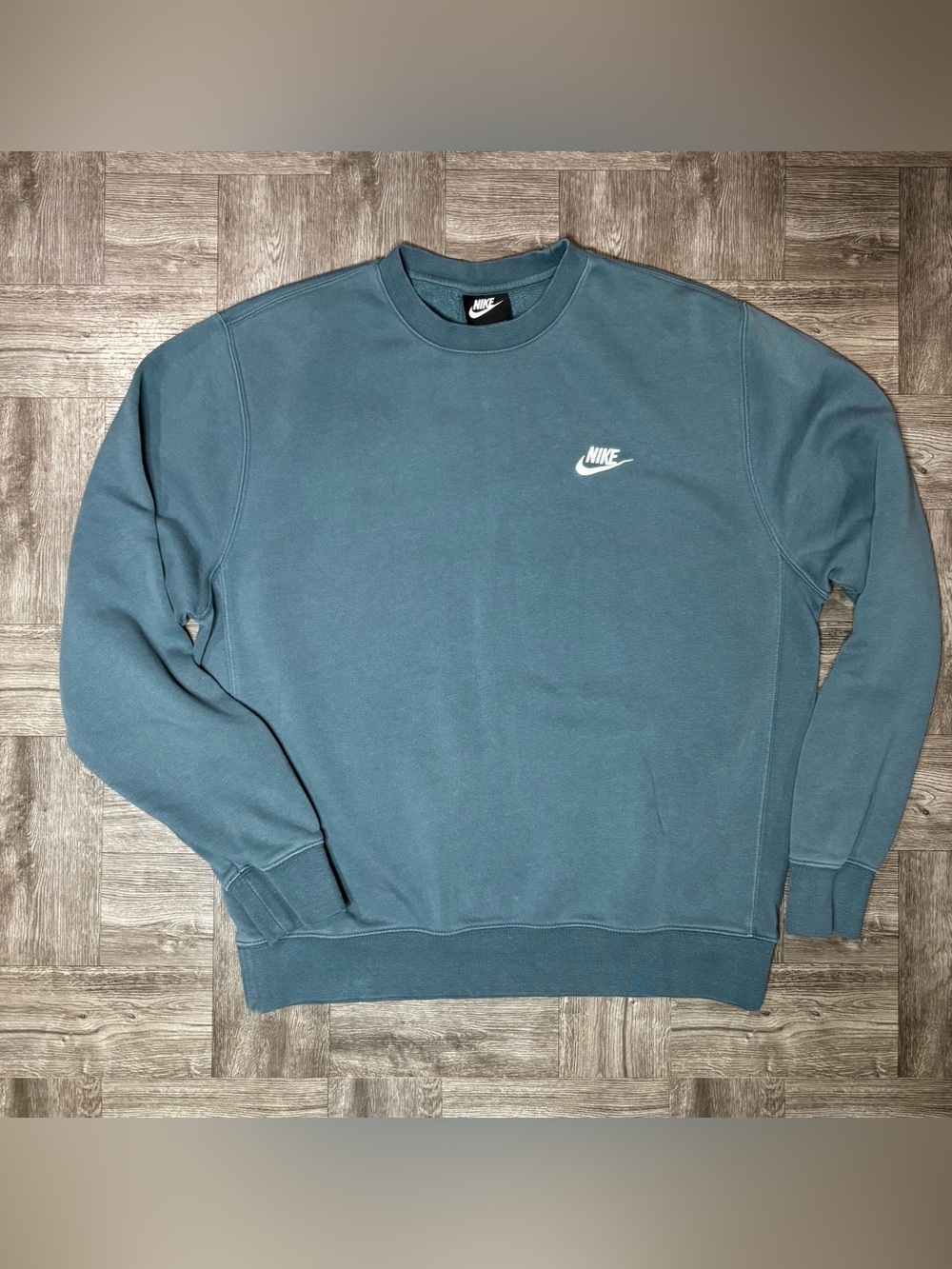 Men’s Nike Sweatshirt Club Fleece Crewneck Pullover Size Medium BV2662-058